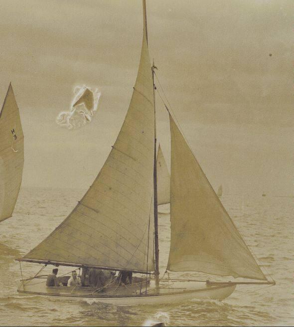 IDLER in 1923 racing on Port Phillip.