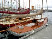 PERI was one of group of Derwent class yachts on display at the 2007 Australian Wooden Boat Fes…