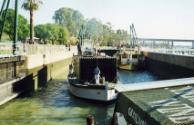 DART at Lock number 1, Blanchetown South Australia on the Murray River, in 2001.