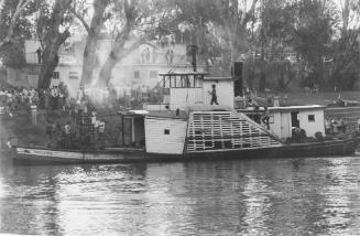 PS ADELAIDE  refloated at  ECHUCA in 1984