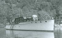 SILVER CLOUD in 1939 with Jack Bruce and family, on the Hawkesbury River.